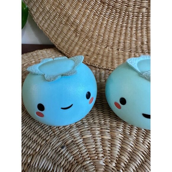 Skip Hop Light-Up Blueberry Bath Toys – Set of 2 - Picture 3 of 8